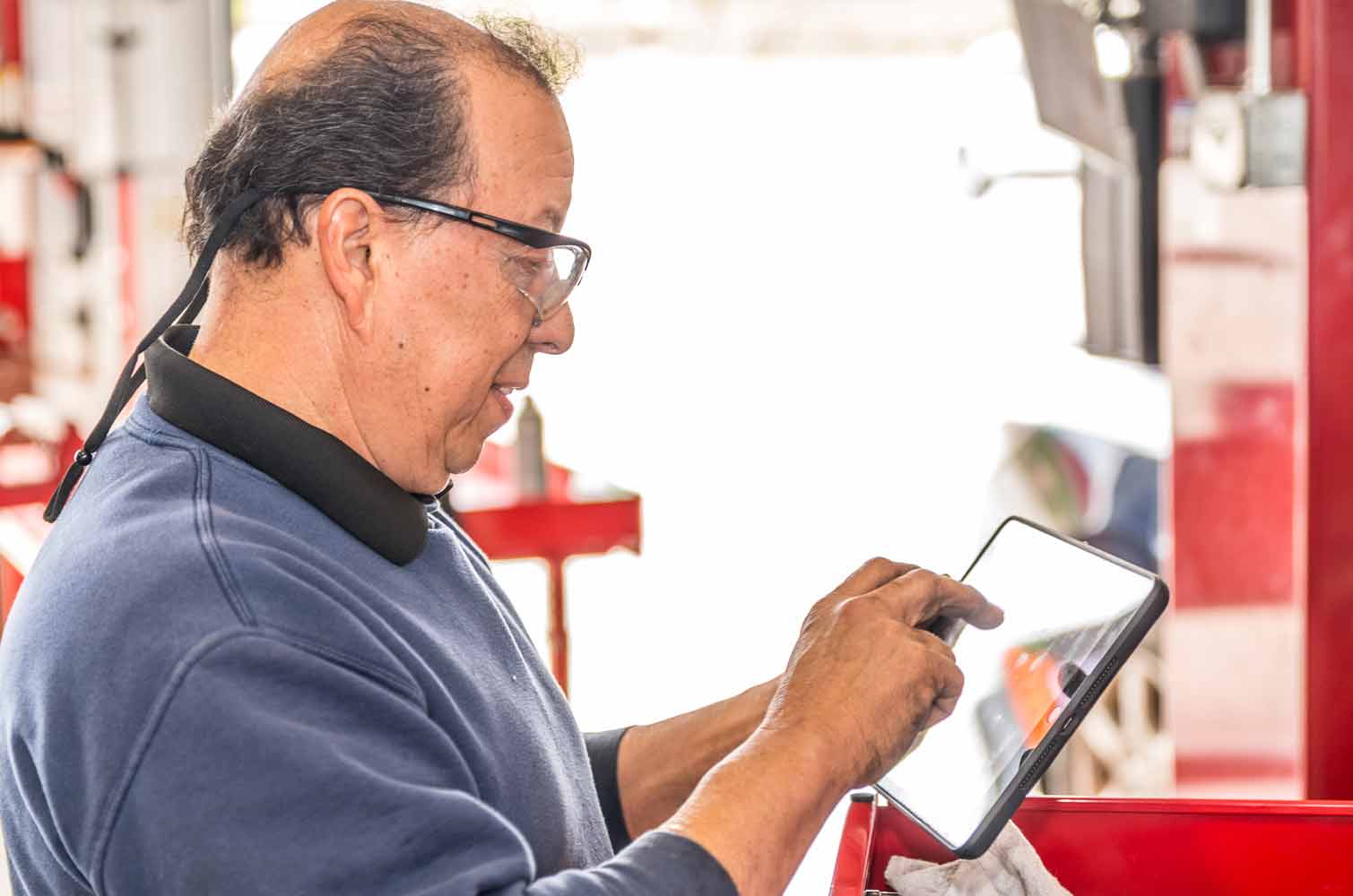 Shop Ware messaging from tablet SMS in auto shop